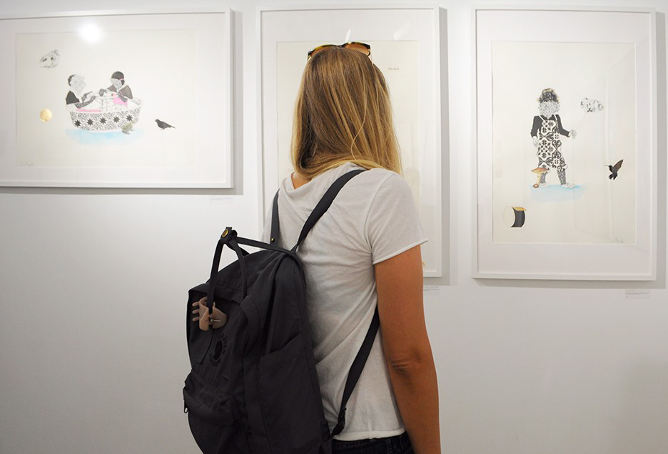 People on the art exhbition of Cássio Markowsky at the galery apaixonarte