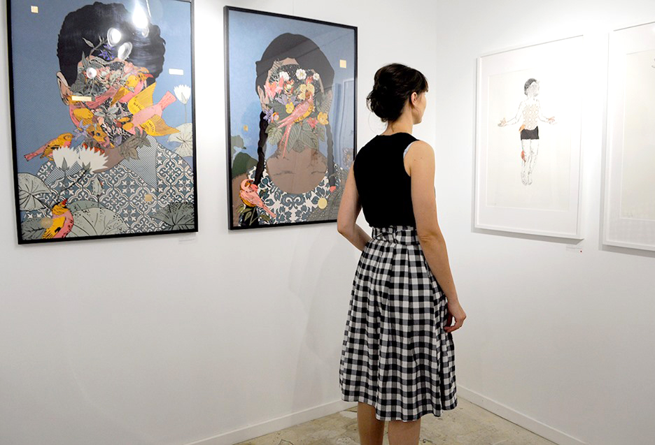 People on the art exhbition of Cássio Markowsky at the galery apaixonarte