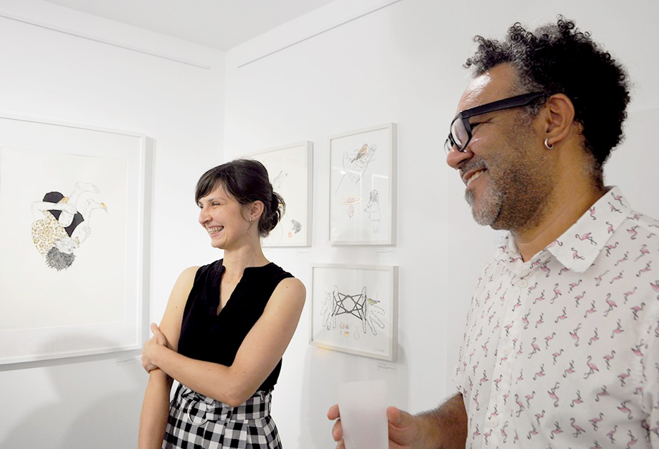 People on the art exhbition of Cássio Markowsky at the galery apaixonarte