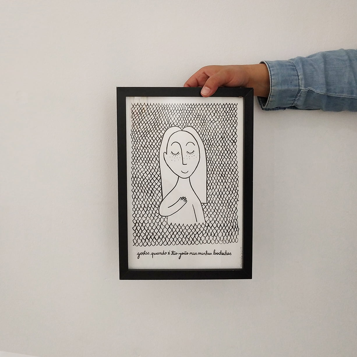 sao-joao-nas-minhas-bochechas-clara-nao-apaixonarte moldura mao