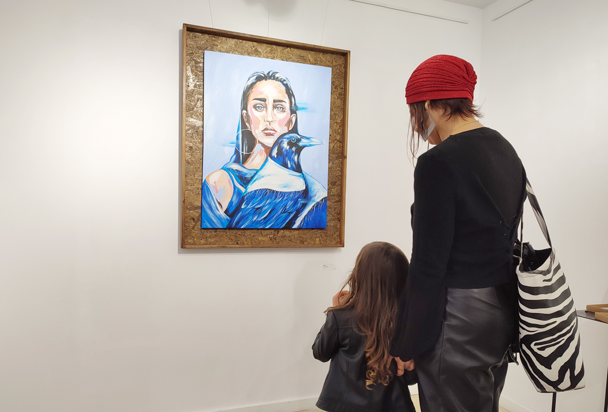 opening art exhibition moça sem pranto by marita at apaixonarte gallery