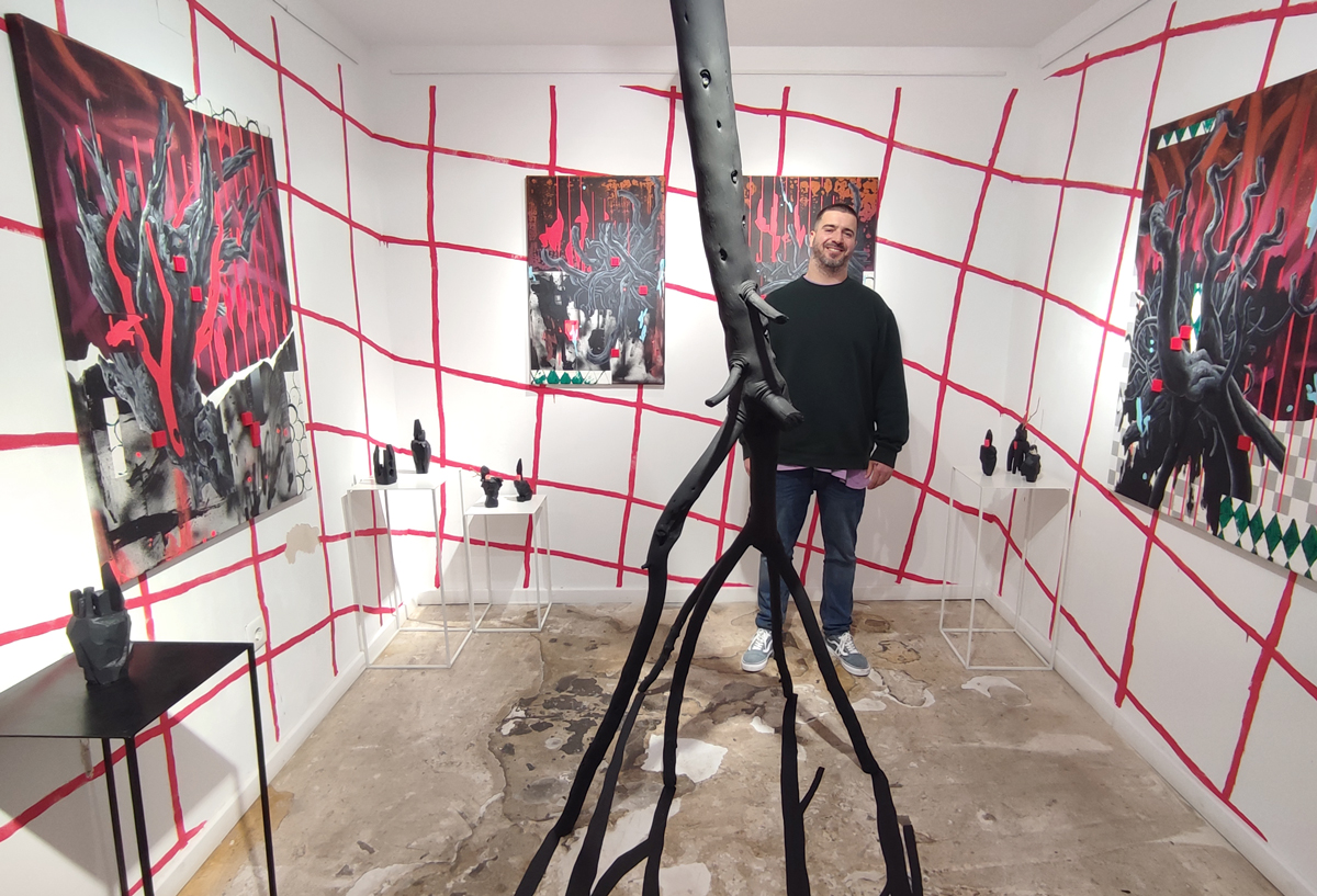 opening of the art exhibition by tiago hesp at apaixonarte gallery