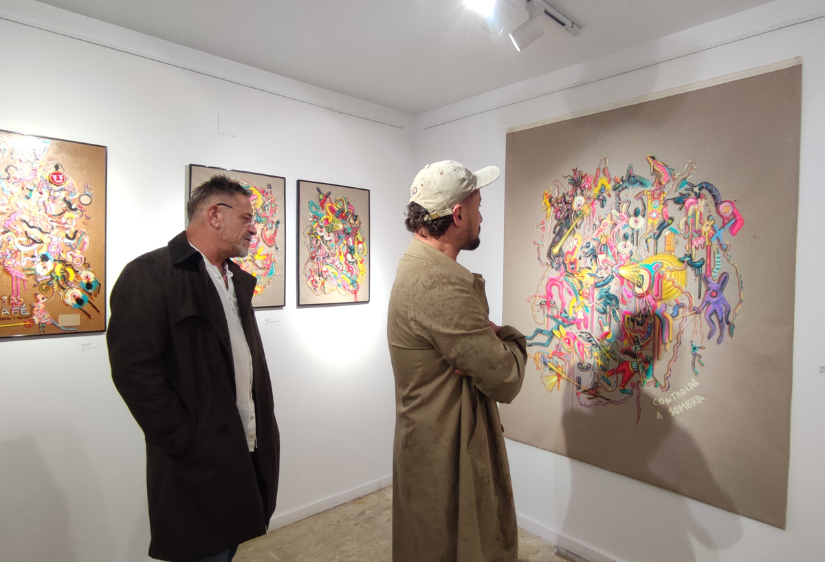 opening of Rita Ravascos's art exhibition at Apaixonarte gallery