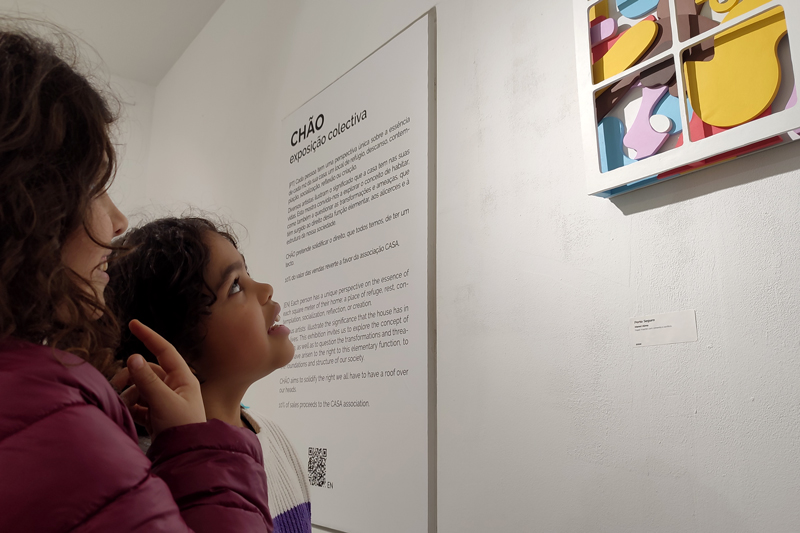 Photo from the opening of the group show exhibition CHÃO at apaixonarte gallery