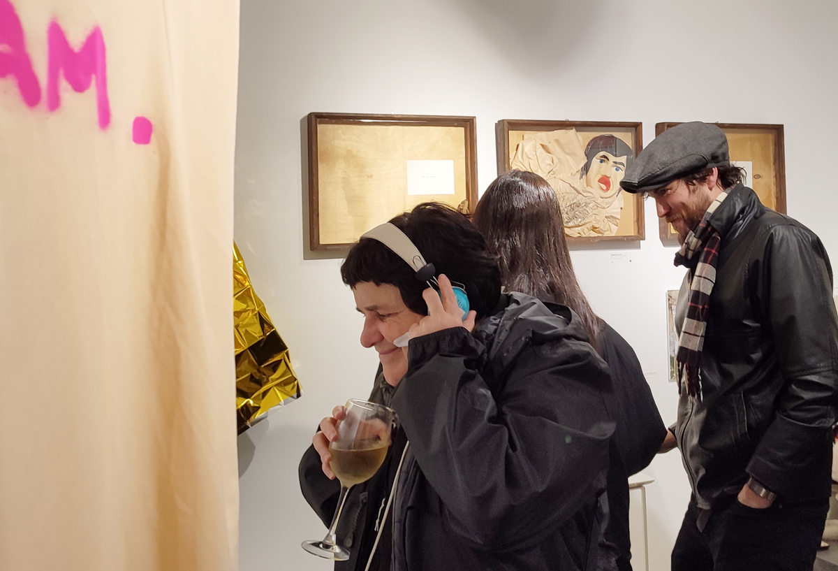 opening of the art exhbition of dear anushka at apaixonarte