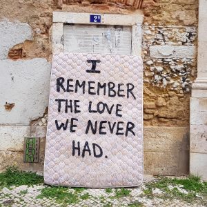 Photo by Dear Anushka of tagged mattress.