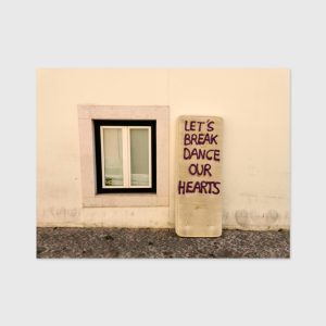 Photo by Dear Anushka of tagged mattress.