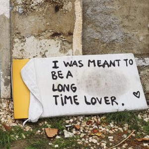 Photo by Dear Anushka of tagged mattress.